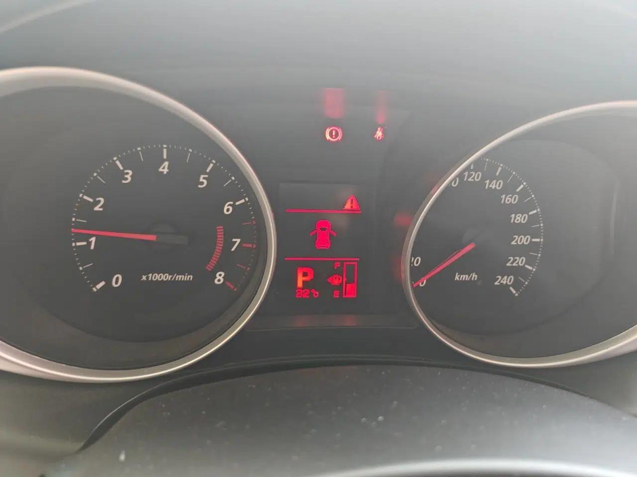 Mitsubishi ASX 2013 2.0L CVT Two-Wheel Drive Elite Edition — миниатюра 12