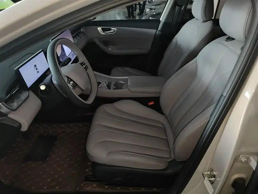 Roewe M7 DMH 2025 160km Premium Edition — миниатюра 15