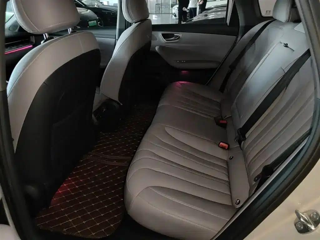 Roewe M7 DMH 2025 160km Premium Edition — миниатюра 17