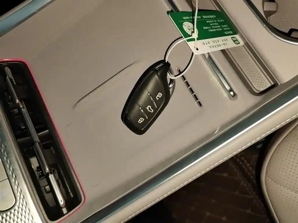 Roewe M7 DMH 2025 160km Premium Edition — миниатюра 9
