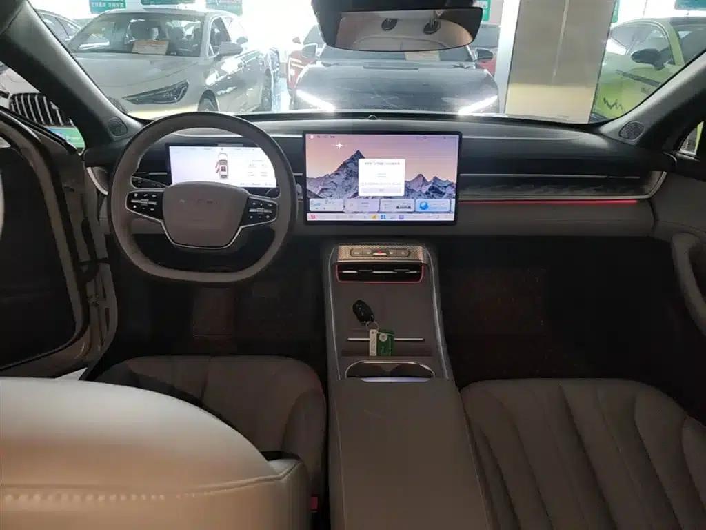 Roewe M7 DMH 2025 160km Premium Edition — миниатюра 10
