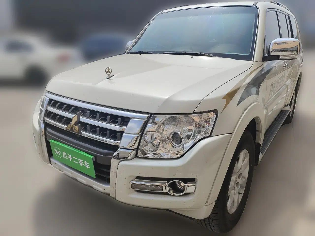 Mitsubishi Pajero  — миниатюра 1
