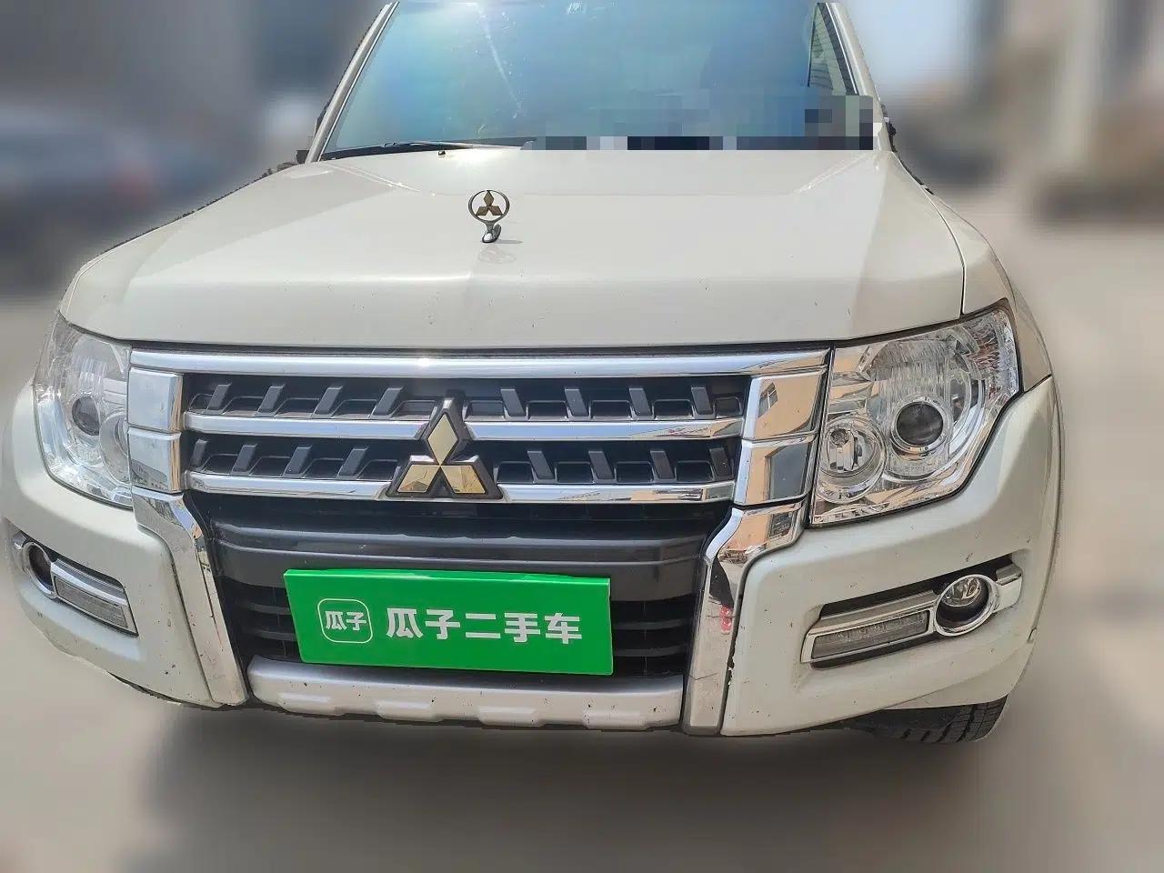 Mitsubishi Pajero  — миниатюра 2