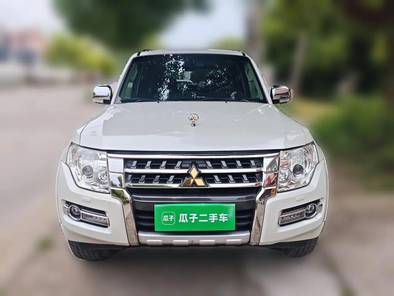 Mitsubishi Pajero  — миниатюра 2
