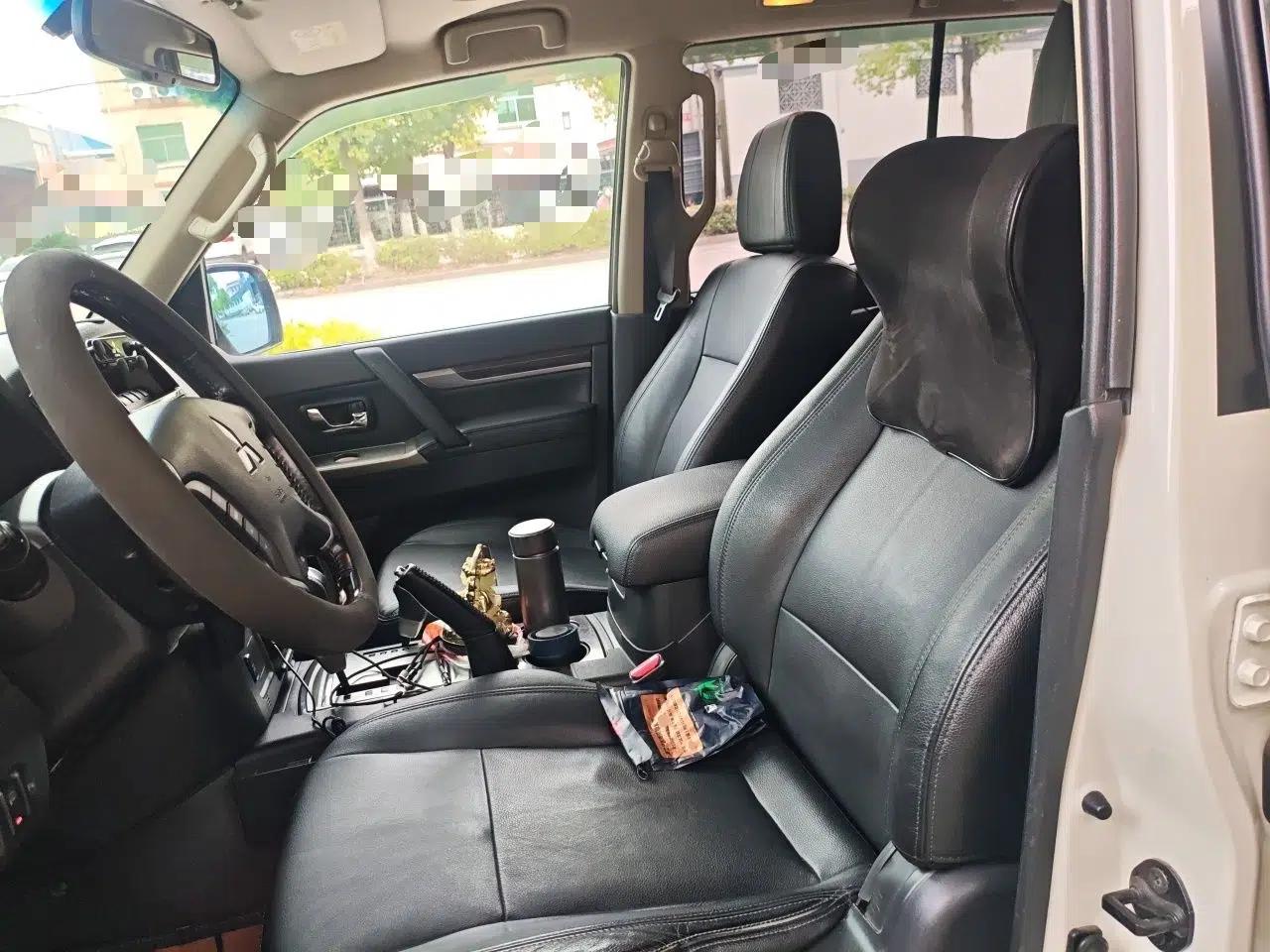 Mitsubishi Pajero  — миниатюра 16