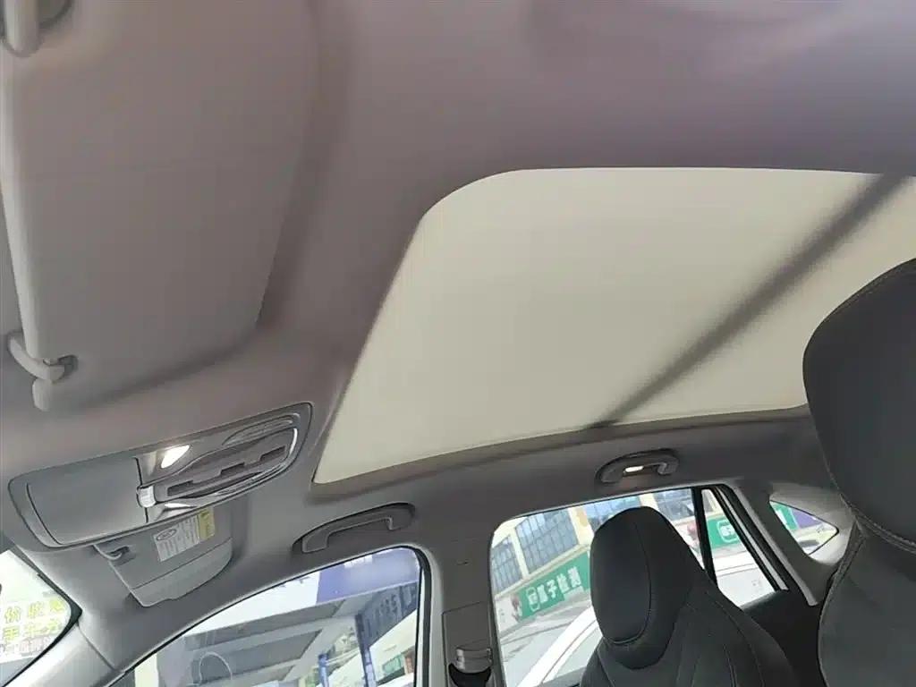 Roewe D5X DMH 2024 Model 135 Tech Edition — миниатюра 18