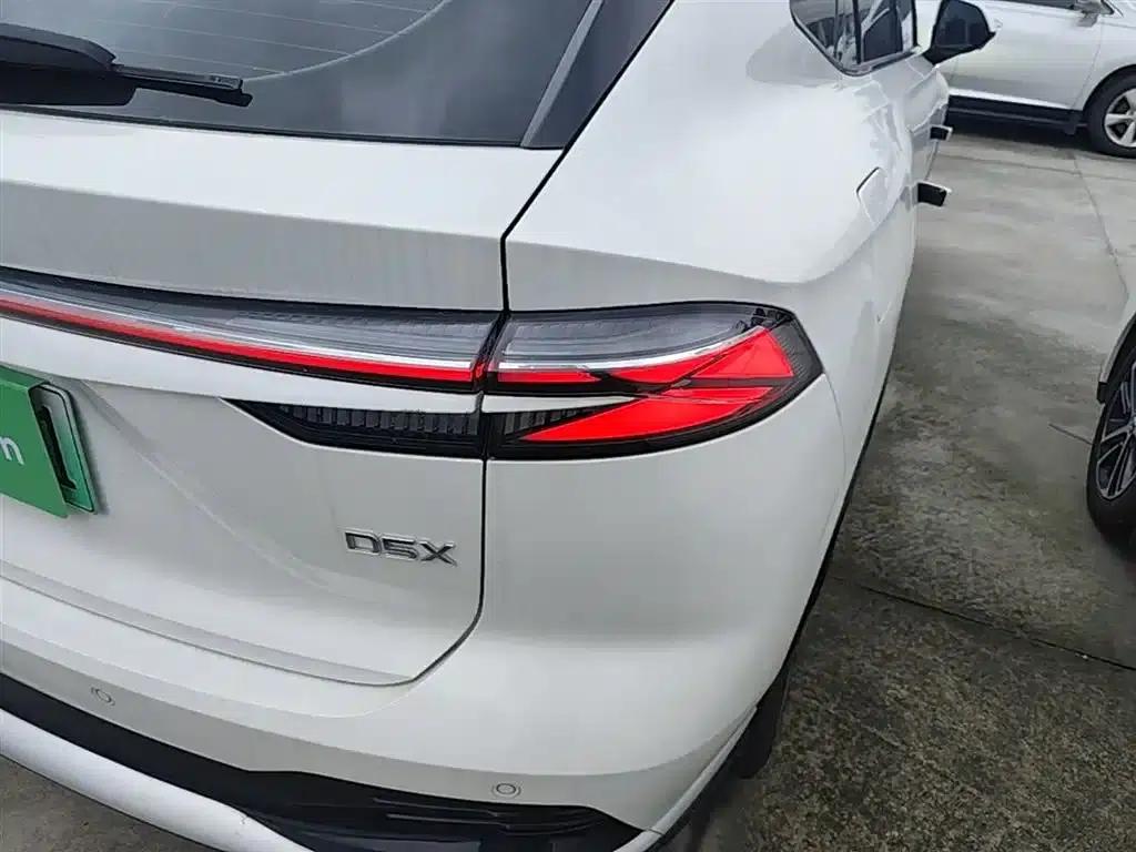 Roewe D5X DMH 2024 Model 135 Tech Edition — миниатюра 8