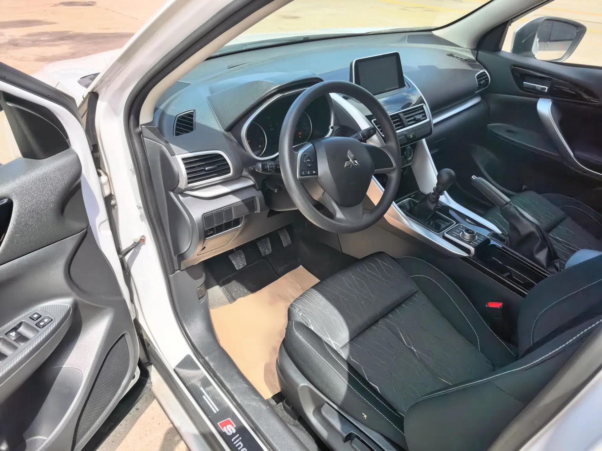 Mitsubishi Eclipse Cross 2018 1.5T Manual Two-Wheel Drive Youth Edition — миниатюра 19