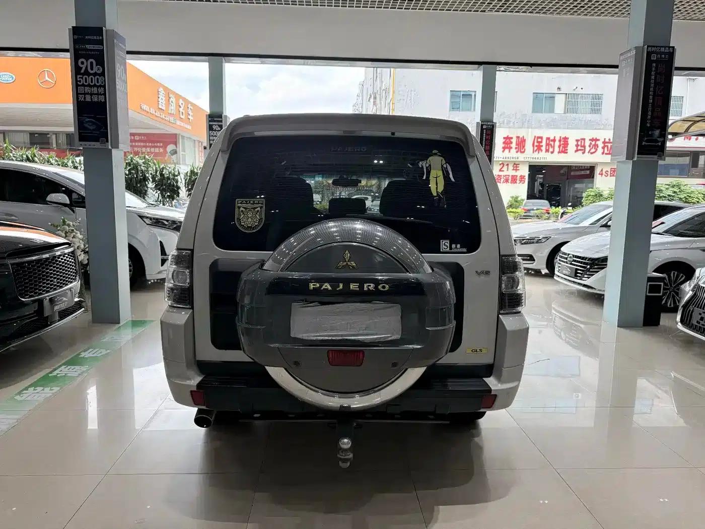 2018 Pajero Imported 3.0L Automatic Luxury Edition — миниатюра 5