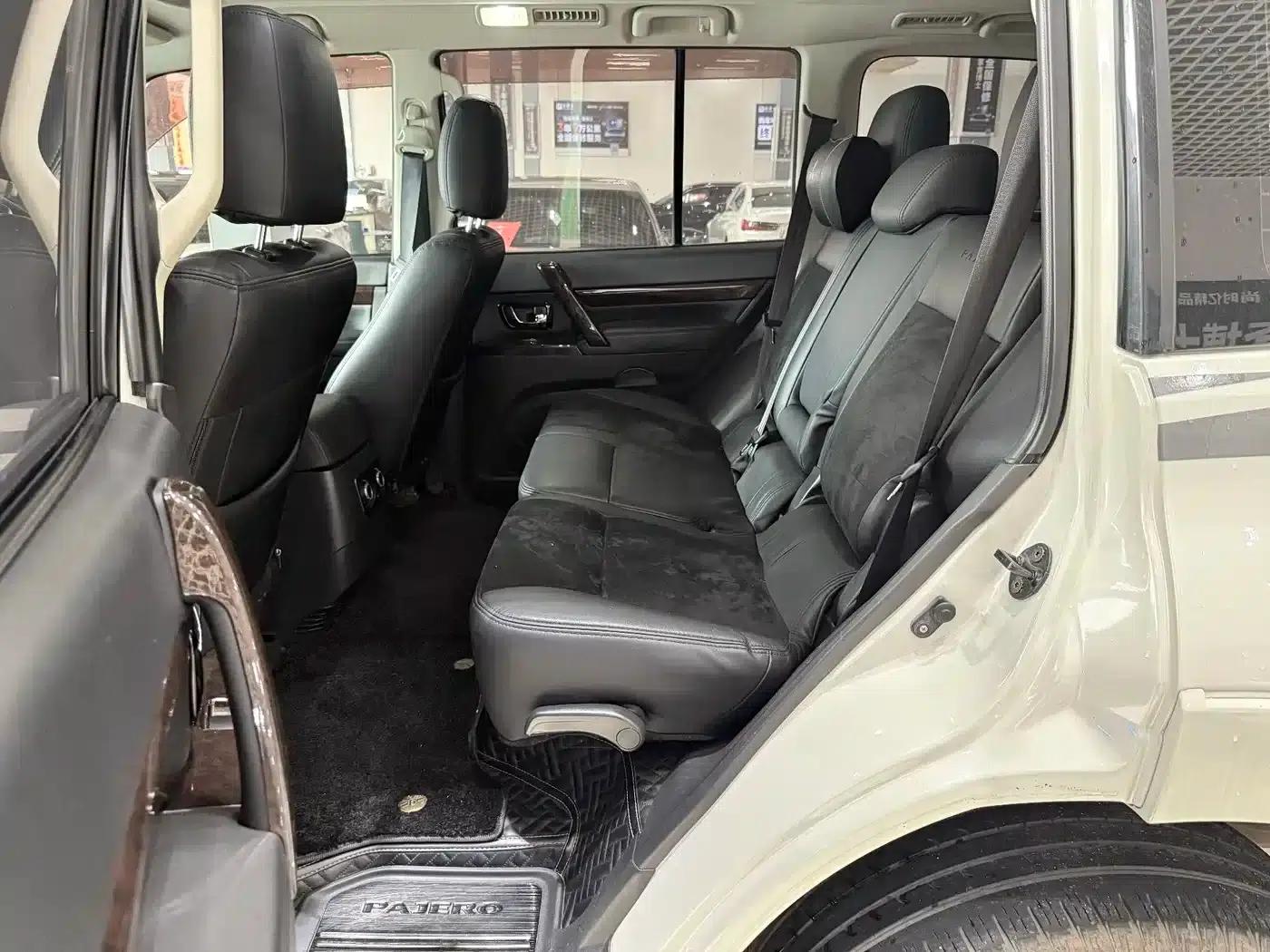2018 Pajero Imported 3.0L Automatic Luxury Edition — миниатюра 8