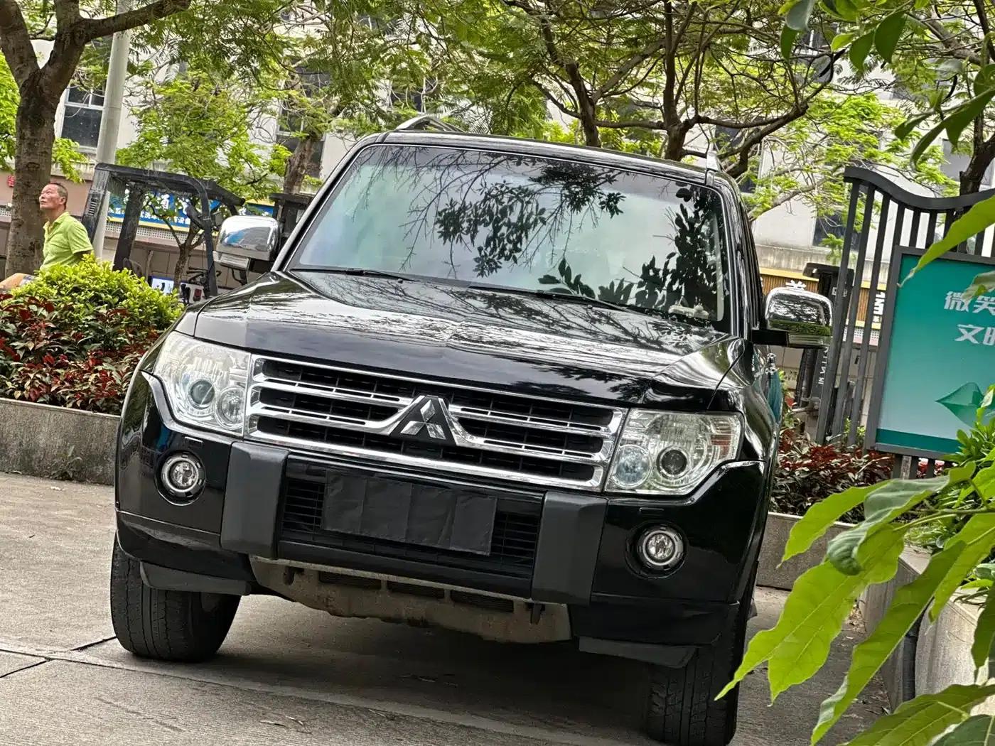 2011 Pajero V93 (Imported) 3.0L Automatic — миниатюра 2