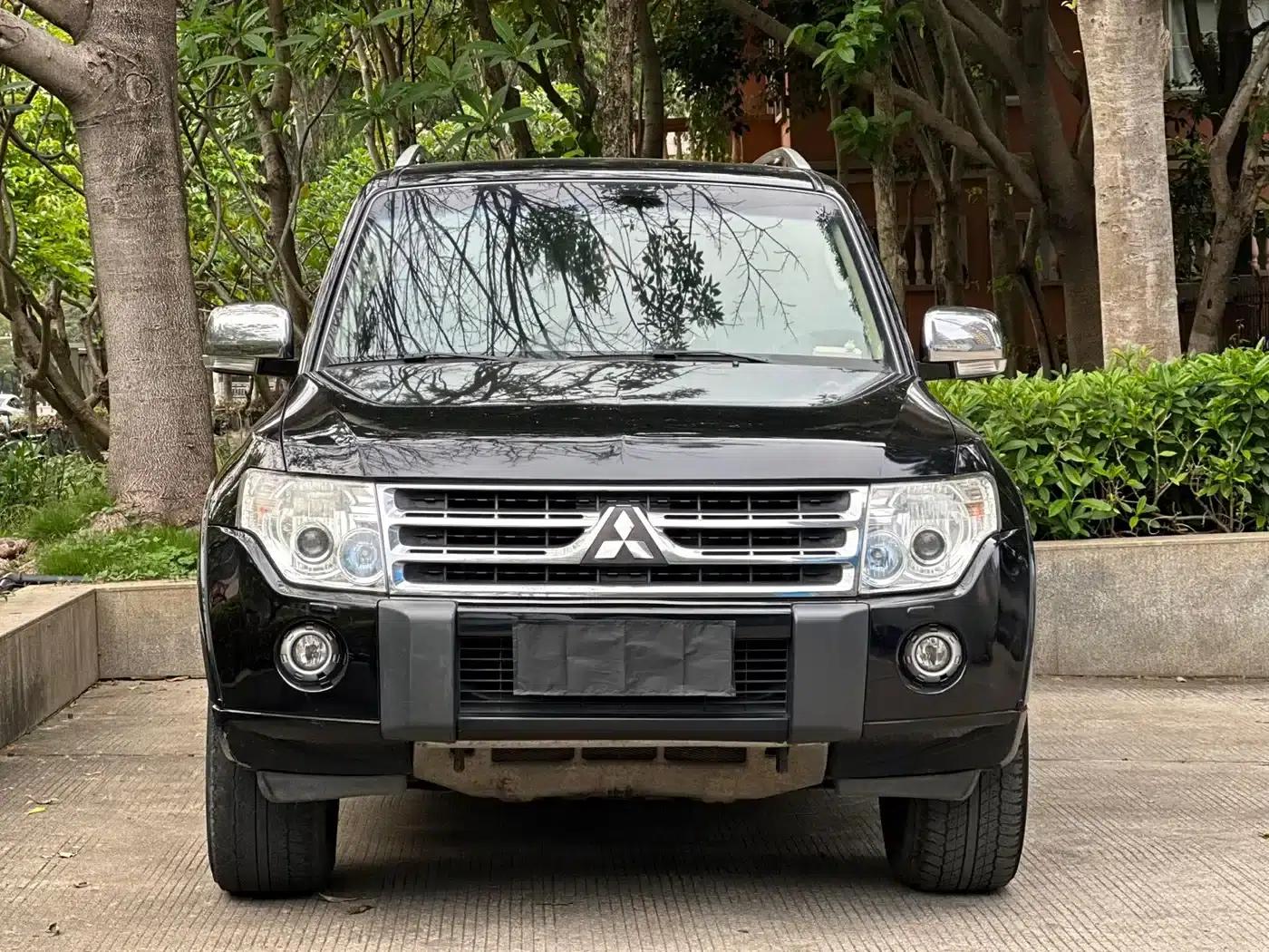 2011 Pajero V93 (Imported) 3.0L Automatic — миниатюра 3