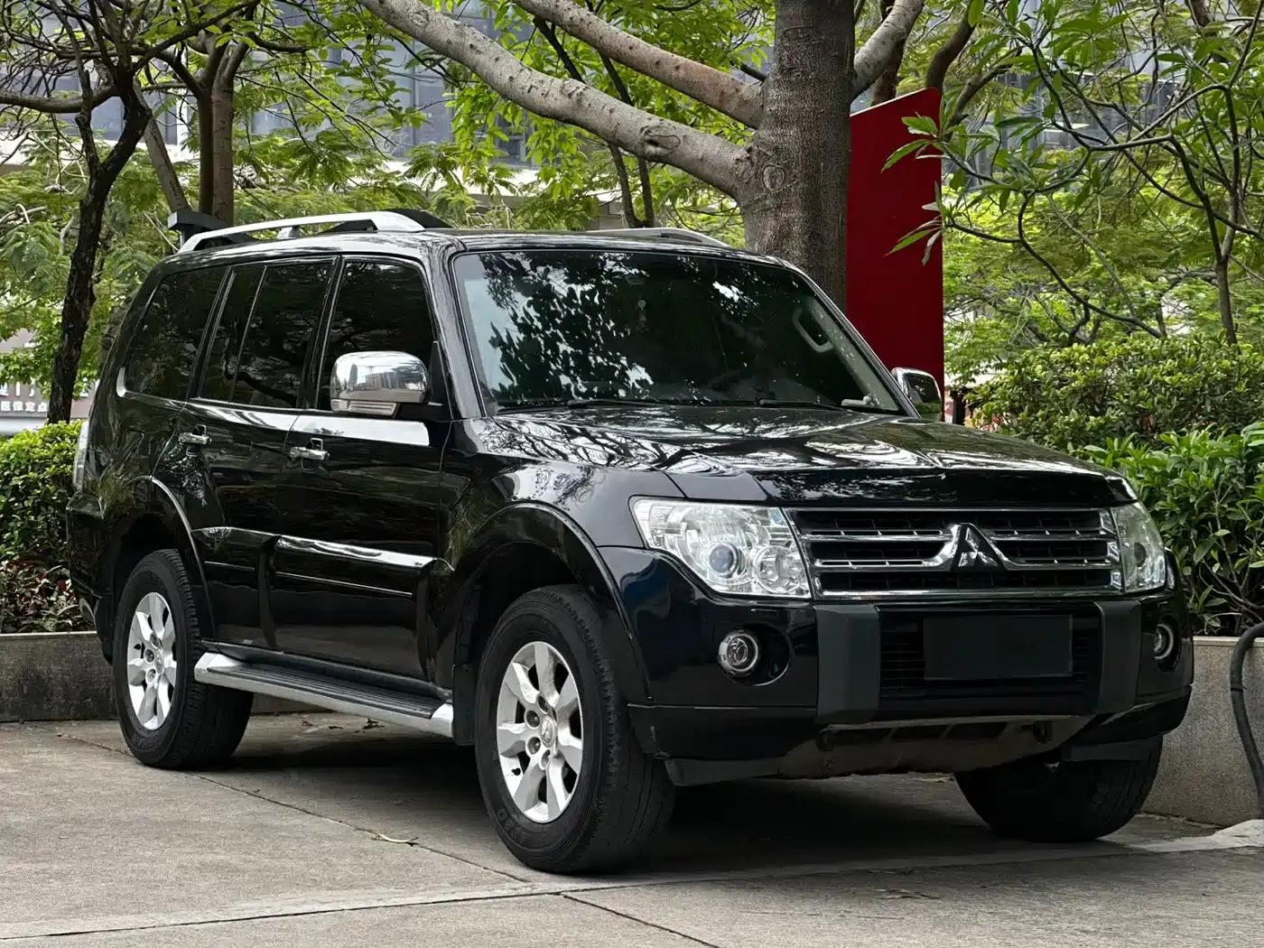 2011 Pajero V93 (Imported) 3.0L Automatic — миниатюра 4