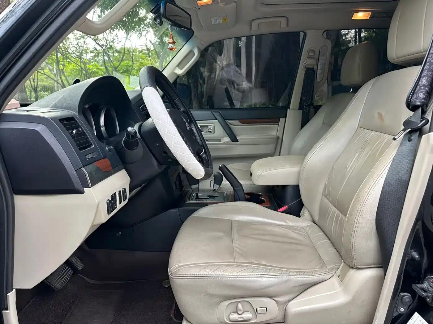 2011 Pajero V93 (Imported) 3.0L Automatic — миниатюра 7
