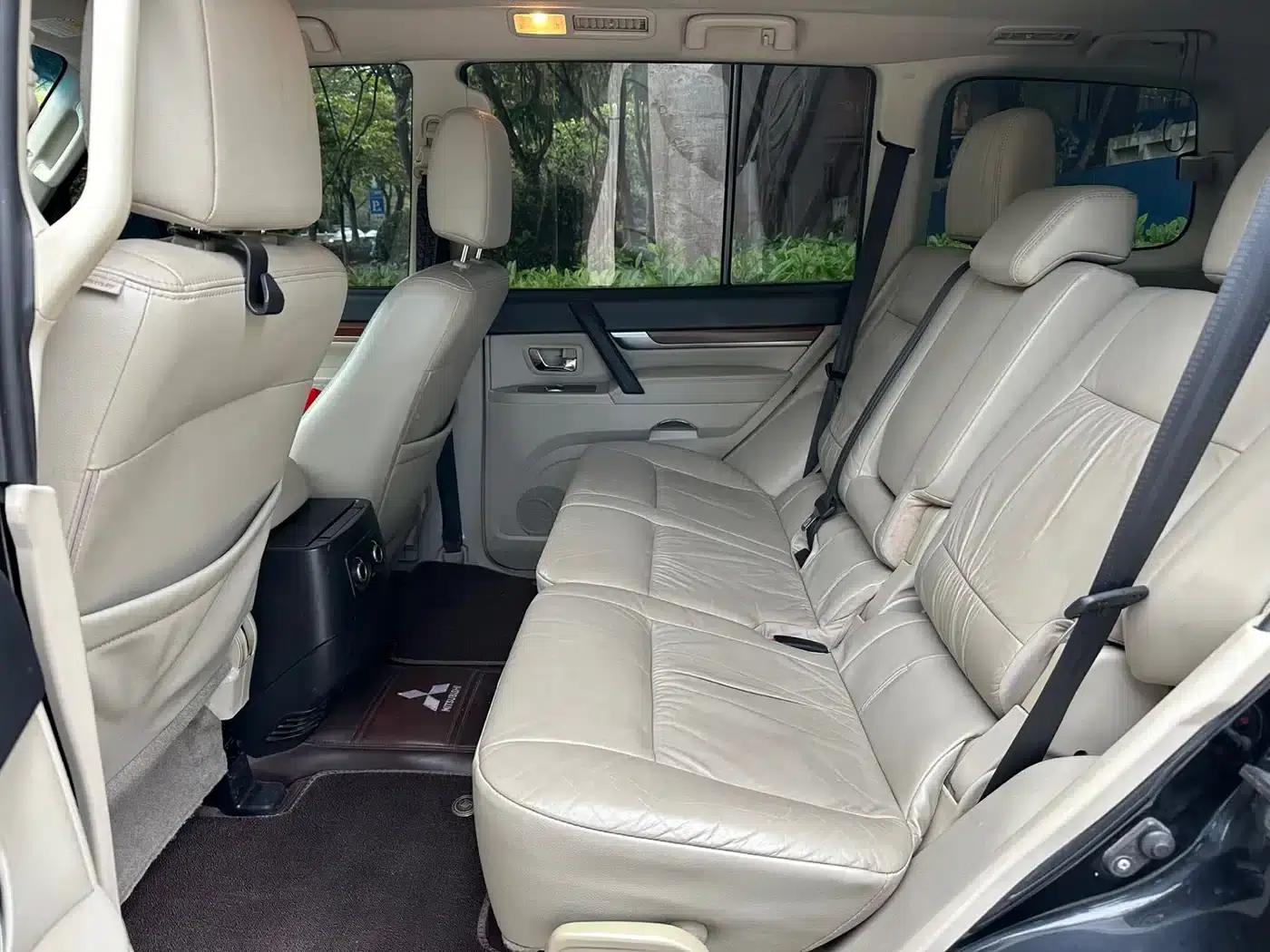 2011 Pajero V93 (Imported) 3.0L Automatic — миниатюра 8