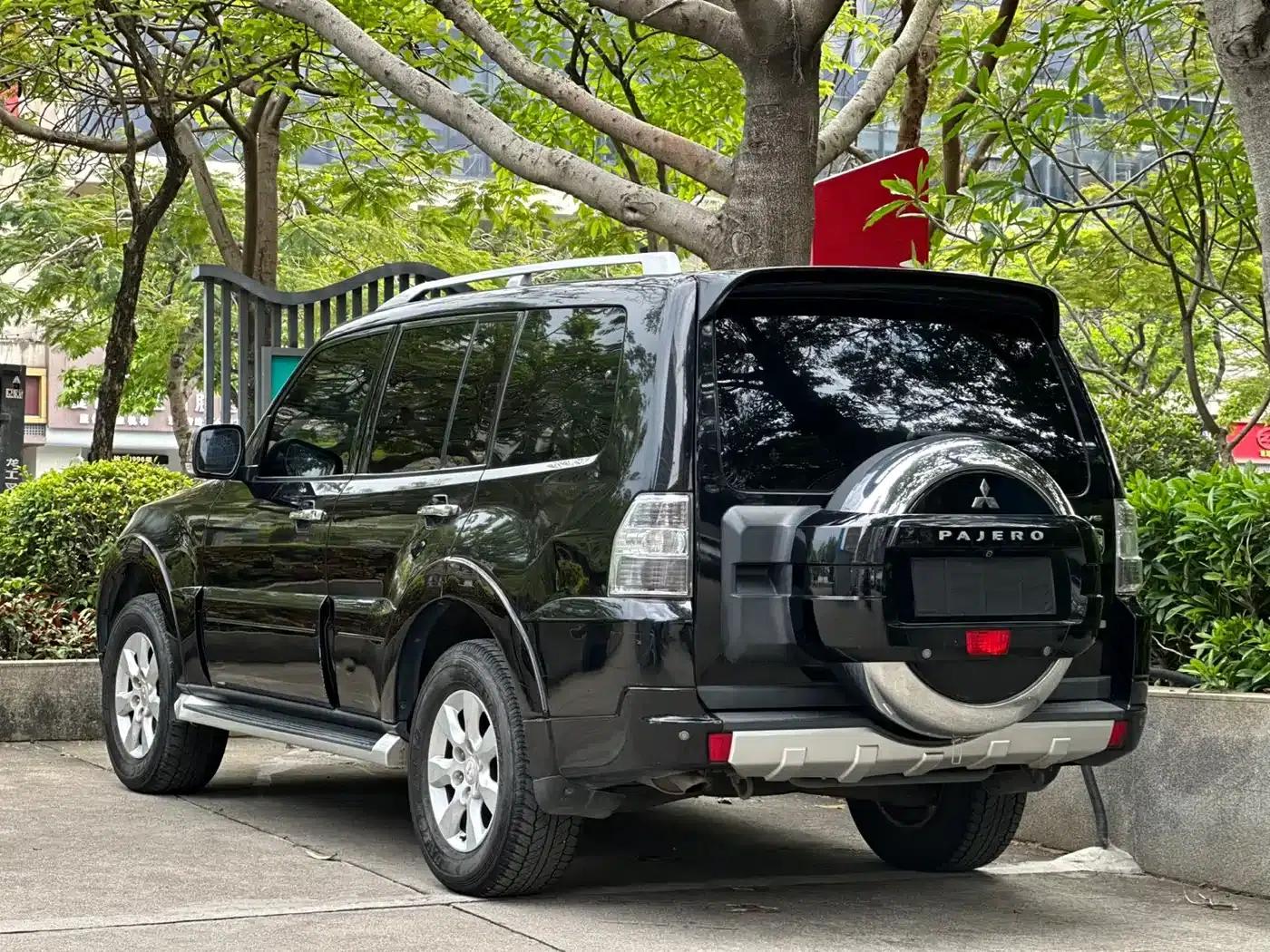 2011 Pajero V93 (Imported) 3.0L Automatic — миниатюра 10