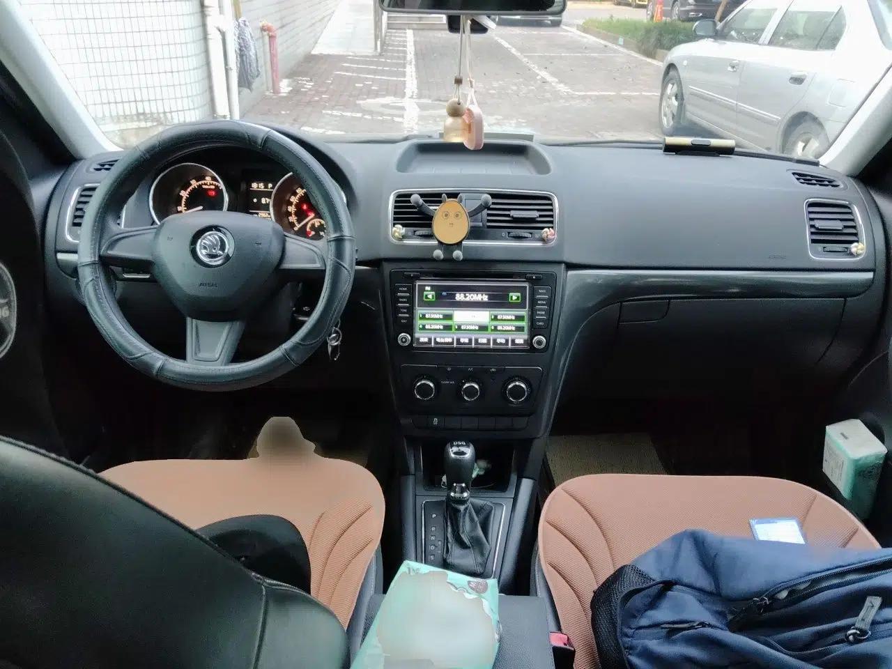 Skoda Yeti 2016 1.4TSI DSG Advanced Edition — миниатюра 10