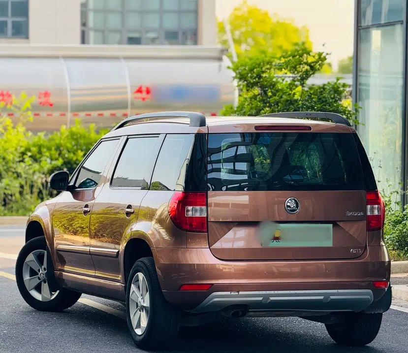 Skoda Yeti 2014 1.6L Manual Colorful Edition — миниатюра 3