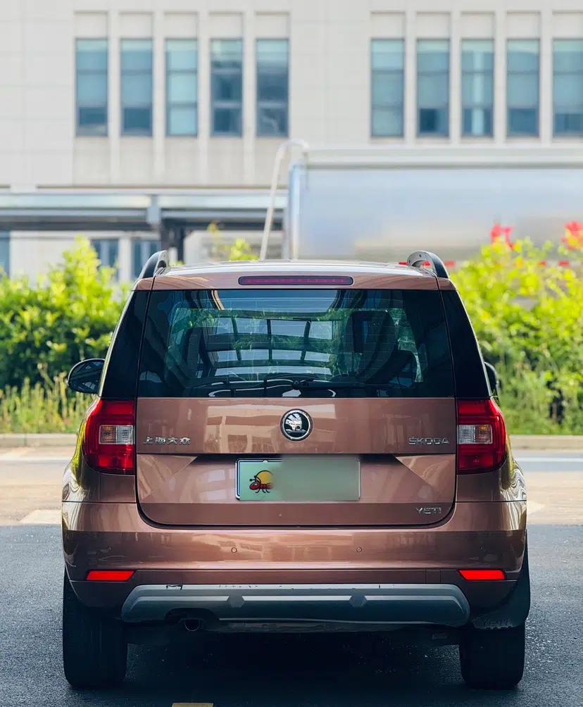 Skoda Yeti 2014 1.6L Manual Colorful Edition — миниатюра 6