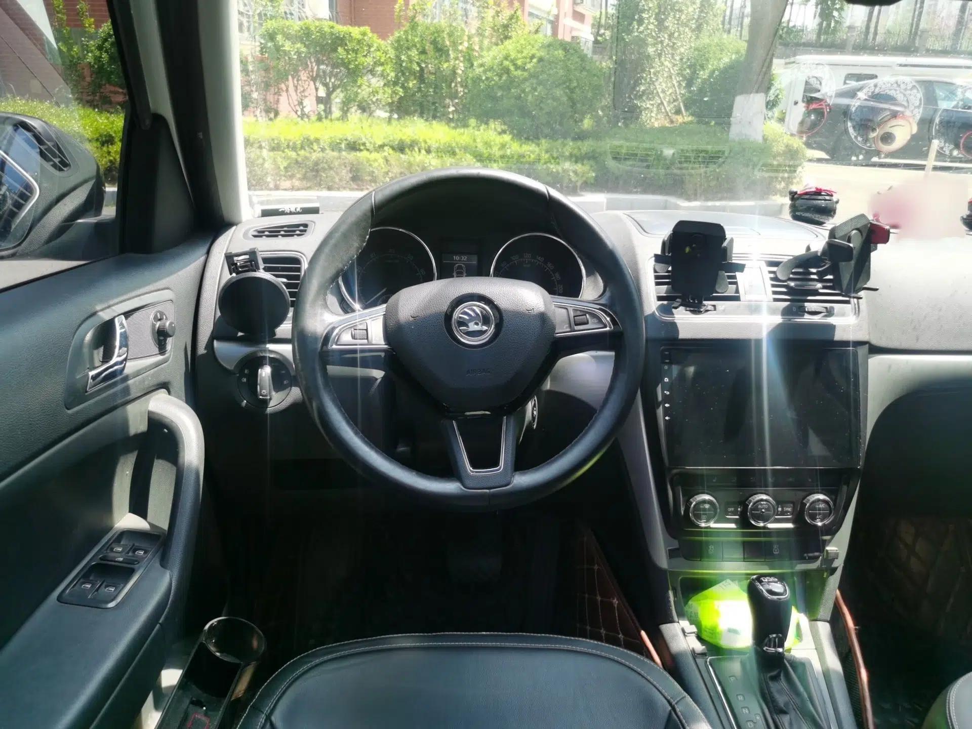 Skoda Yeti 2017 TSI280 DSG Prestige Edition — миниатюра 9