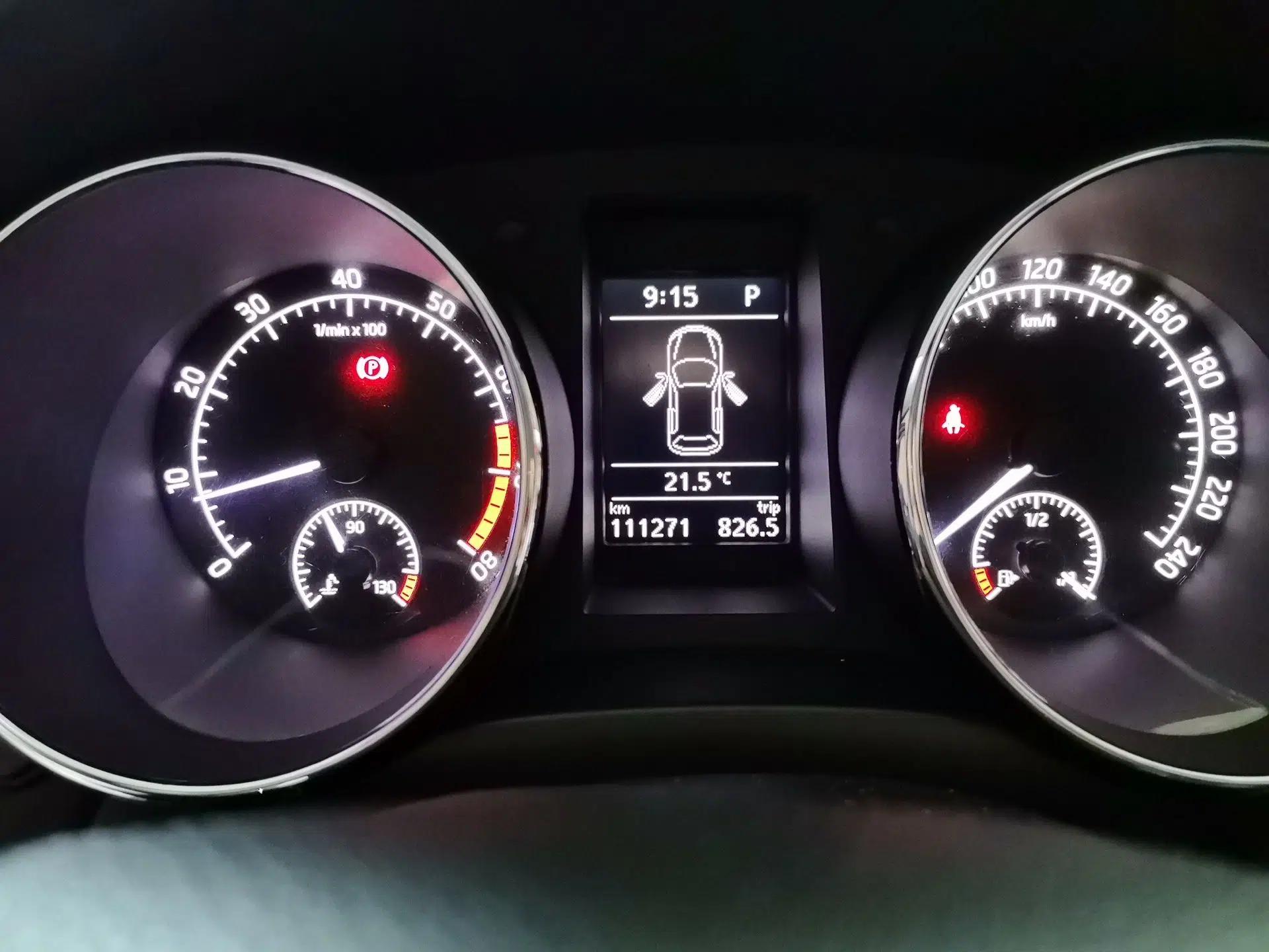 Skoda Yeti 2017 TSI280 DSG Car Enjoy Brothers Edition — миниатюра 12