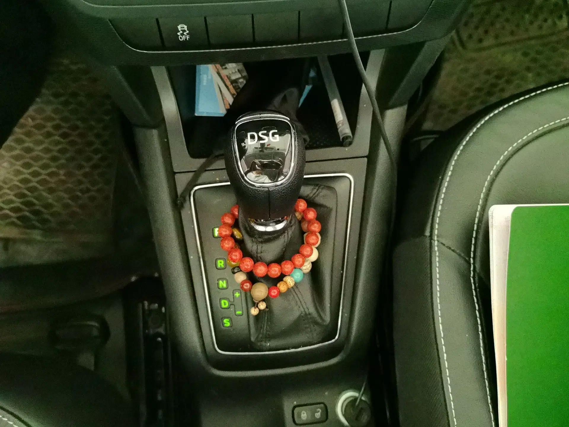 Skoda Yeti 2017 TSI280 DSG Car Enjoy Brothers Edition — миниатюра 15