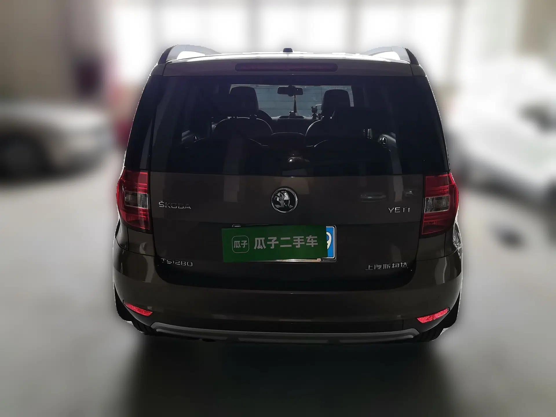 Skoda Yeti 2017 TSI280 DSG Car Enjoy Brothers Edition — миниатюра 5