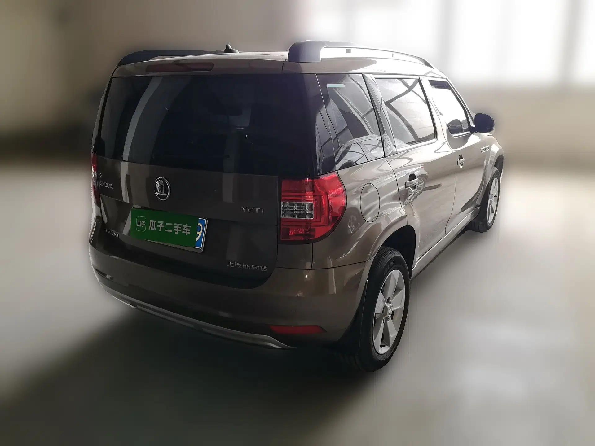 Skoda Yeti 2017 TSI280 DSG Car Enjoy Brothers Edition — миниатюра 6