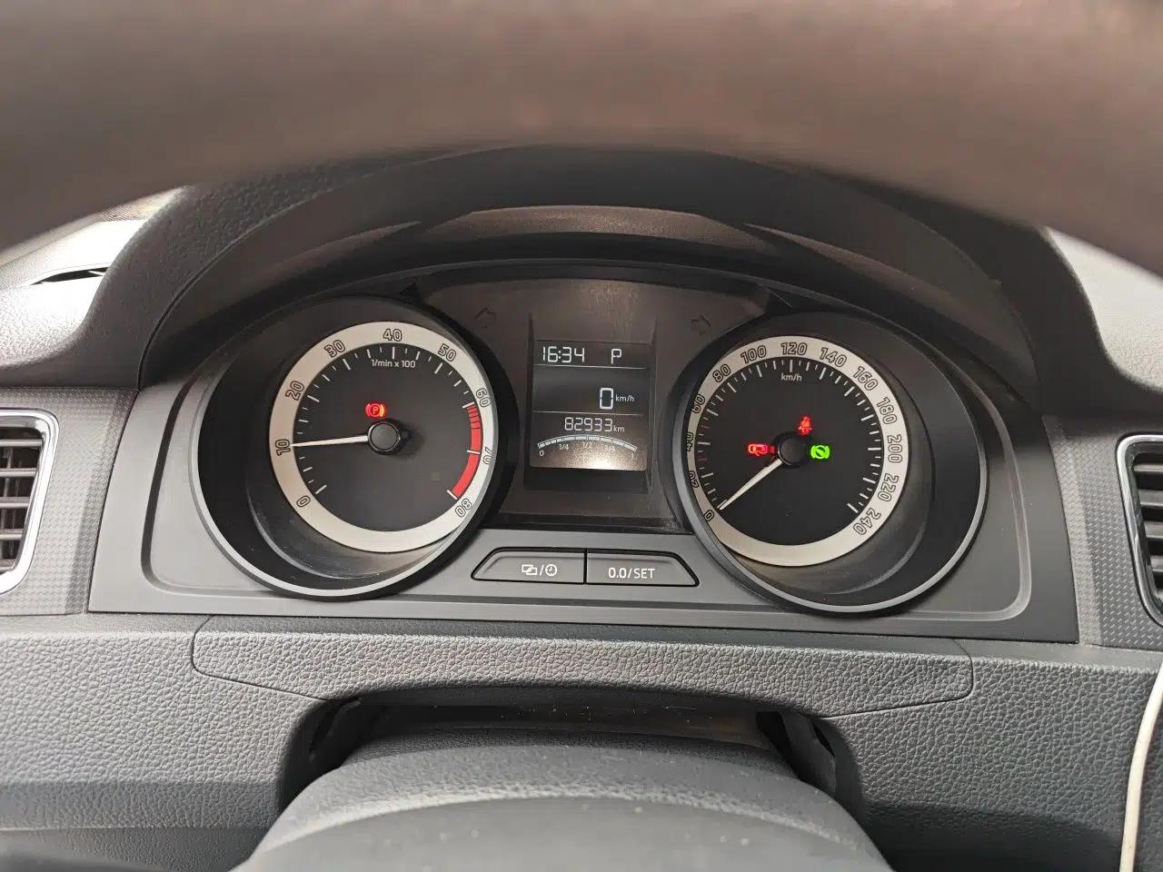 Skoda Rapid Spaceback 2019 Revised Version 1.5L Automatic Standard Edition China V Standard — миниатюра 12