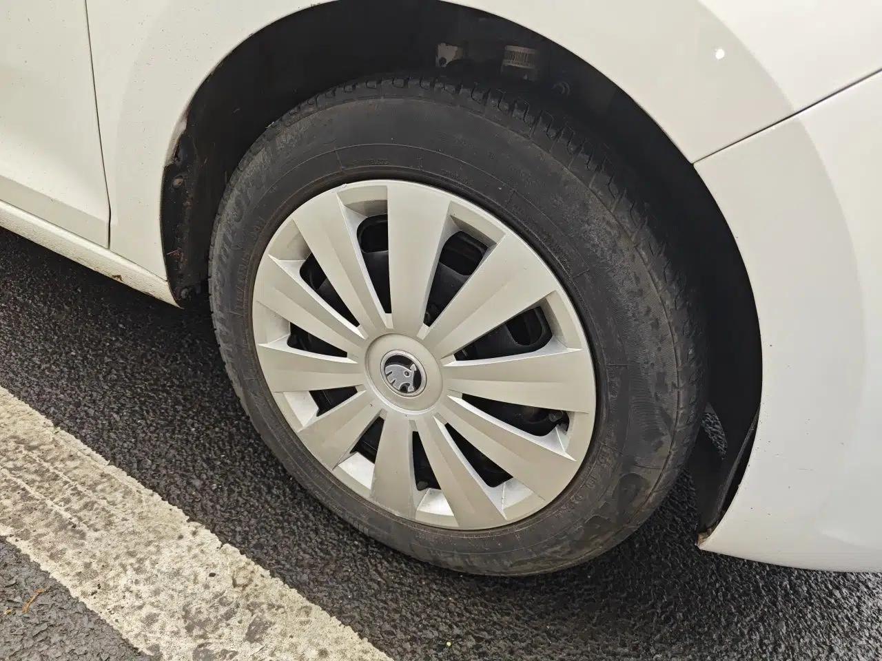 Skoda Rapid Spaceback 2019 Revised Version 1.5L Automatic Standard Edition China V Standard — миниатюра 8