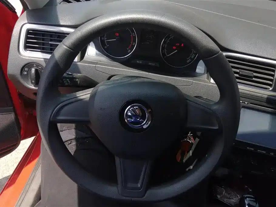 Rapid 2014 1.6L Automatic Enjoy Edition — миниатюра 15