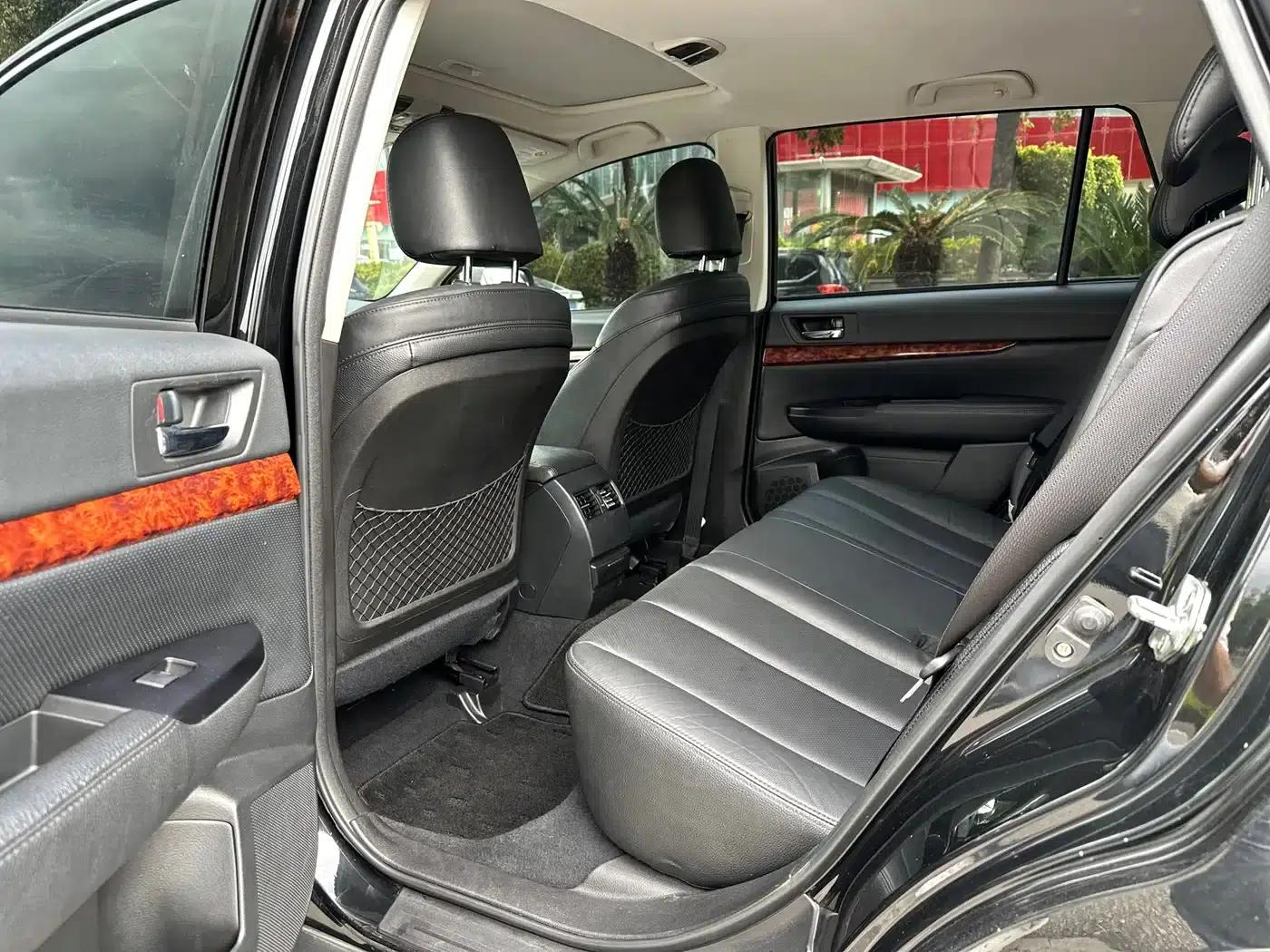 Outback 2011 2.5i Luxury Edition — миниатюра 8