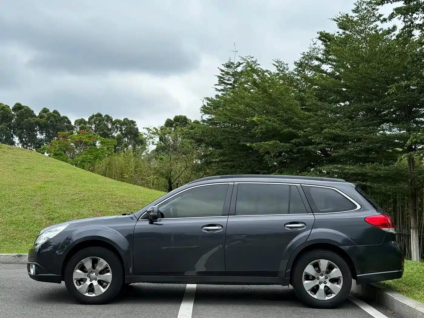 Outback 2010 2.5i Luxury Edition — миниатюра 4