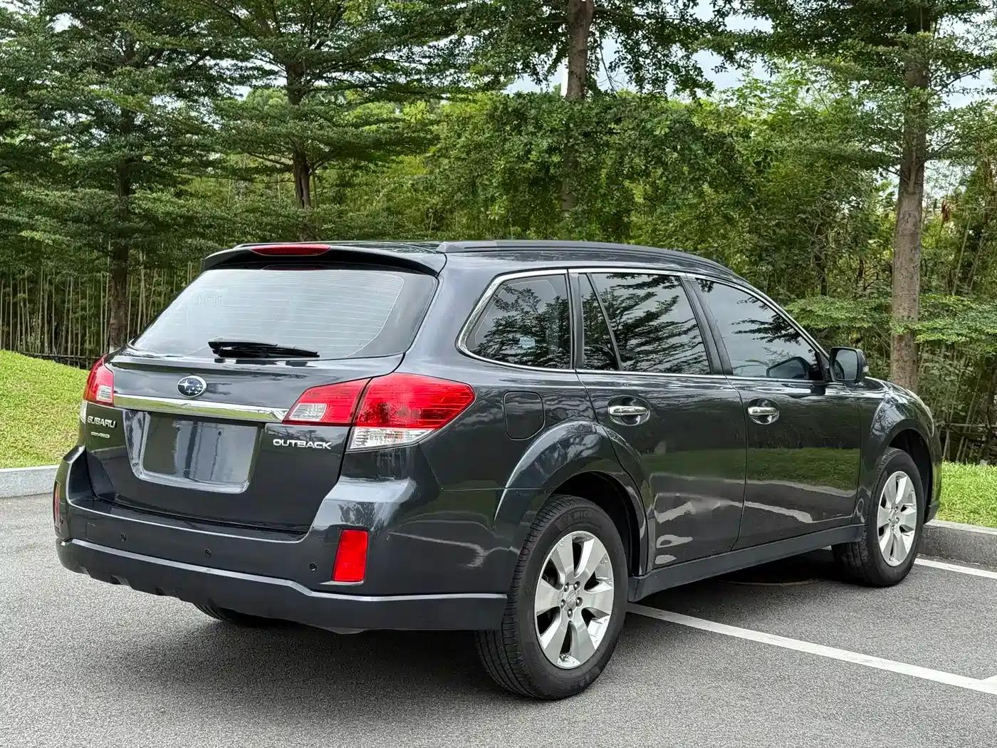 Outback 2010 2.5i Luxury Edition — миниатюра 8