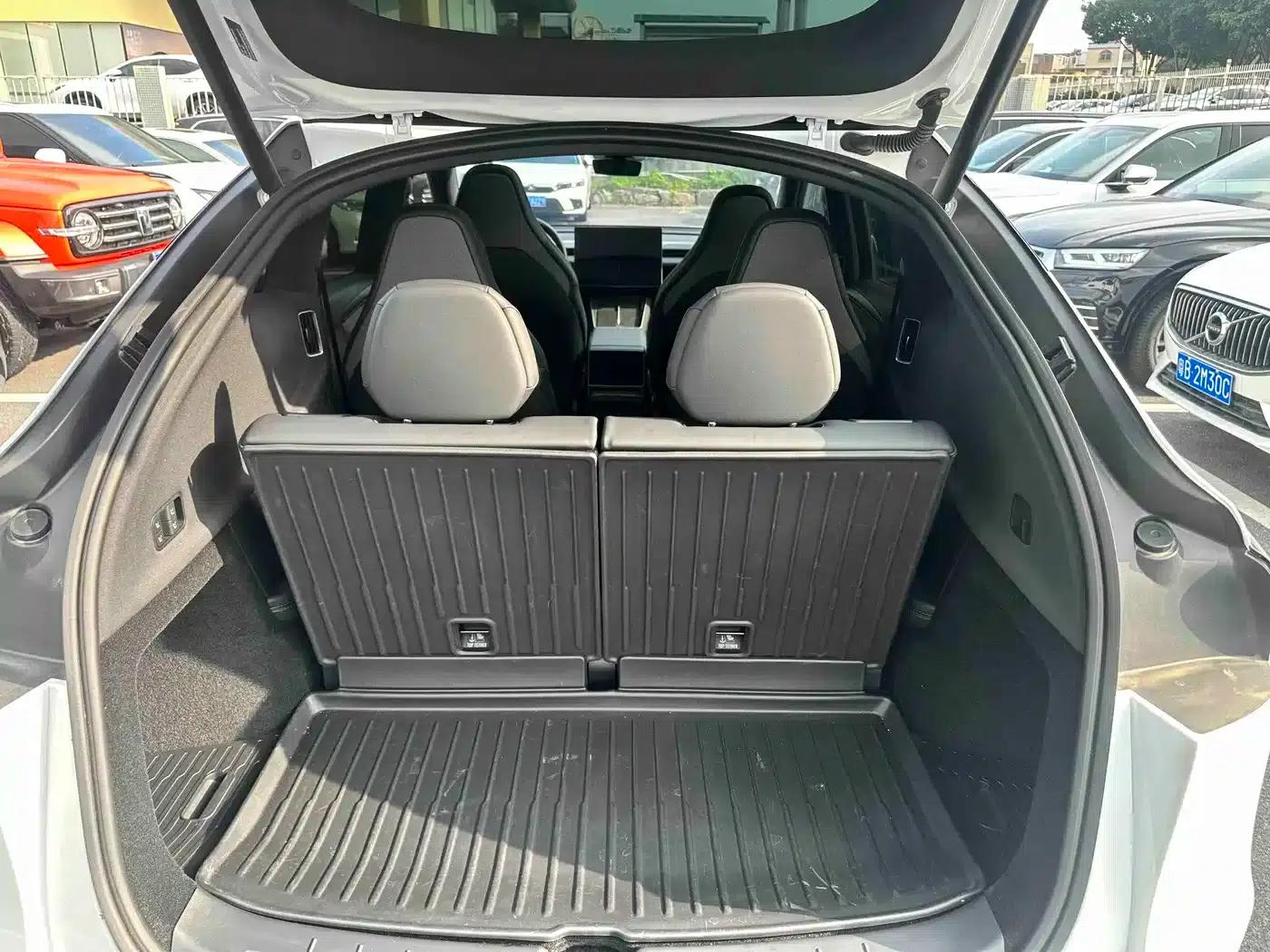 Model Y L 2025 Long Range All-Wheel Drive — миниатюра 22
