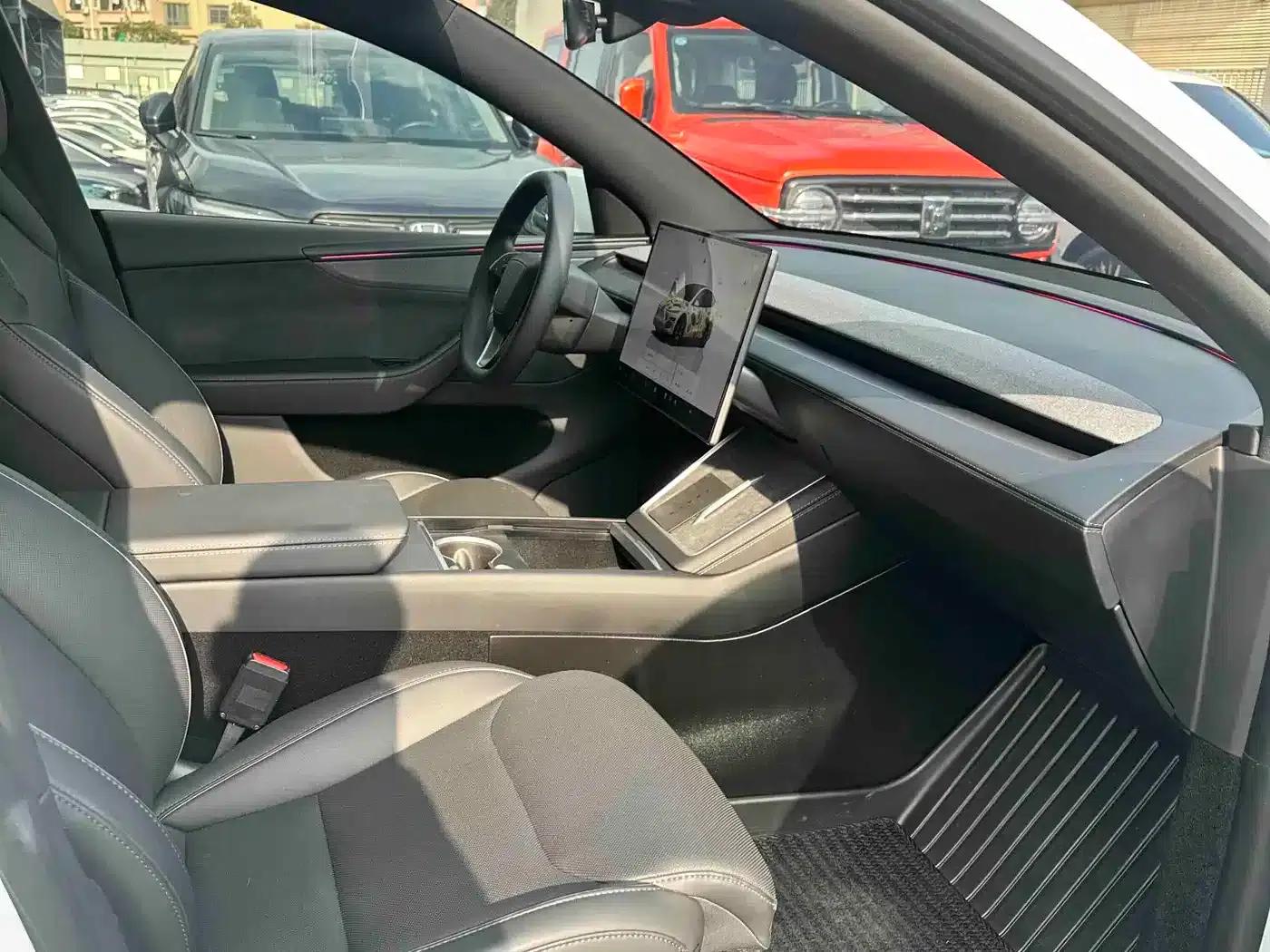 Model Y L 2025 Long Range All-Wheel Drive — миниатюра 24