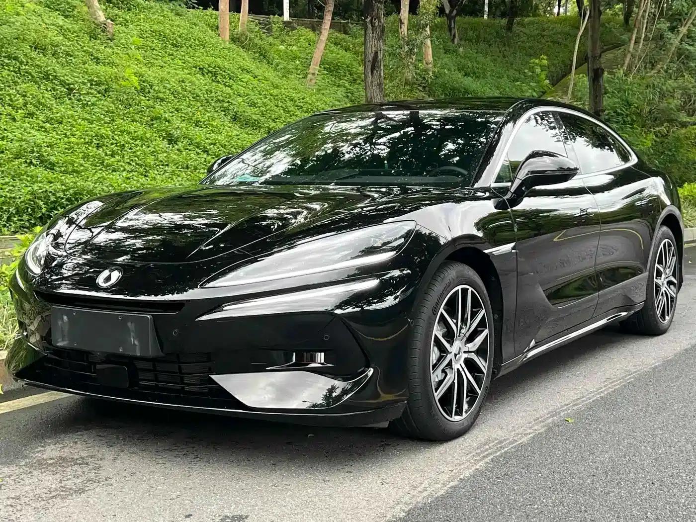 Denza Z9 2024 Model 1100km AWD Pro Edition — миниатюра 1