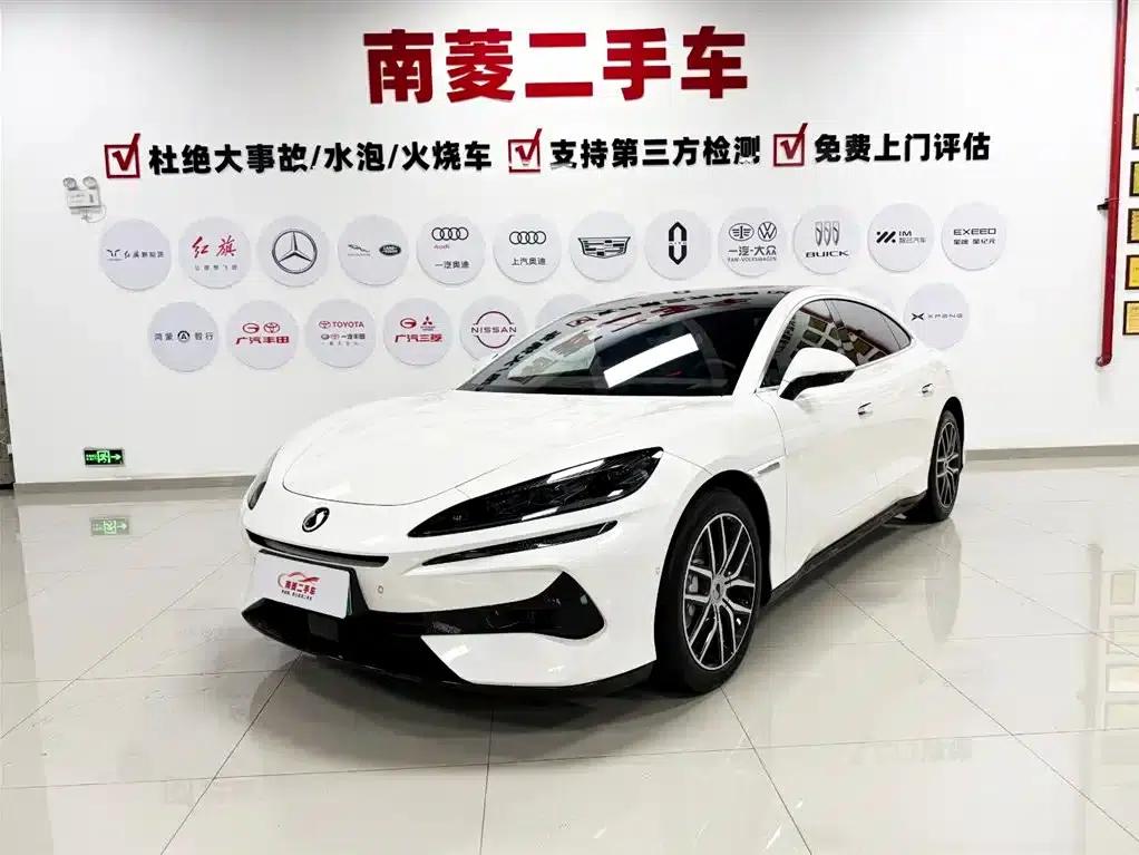 Denza Z9 2024 Model 1100km AWD Max Edition — миниатюра 1