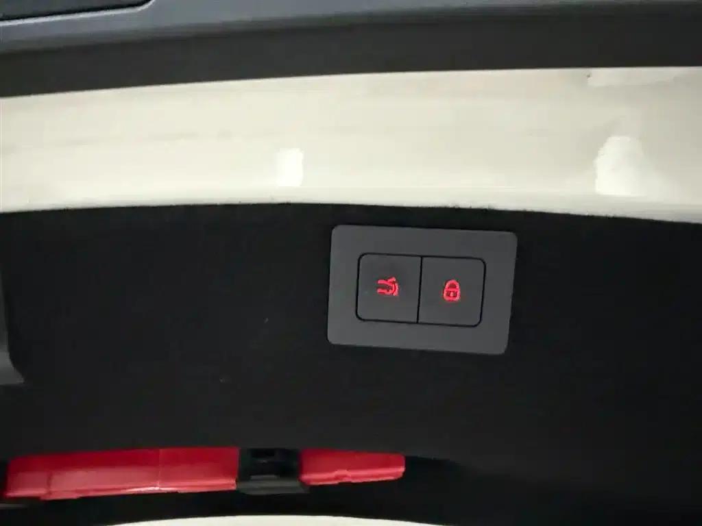 Denza Z9 2024 Model 1100km AWD Max Edition — миниатюра 12