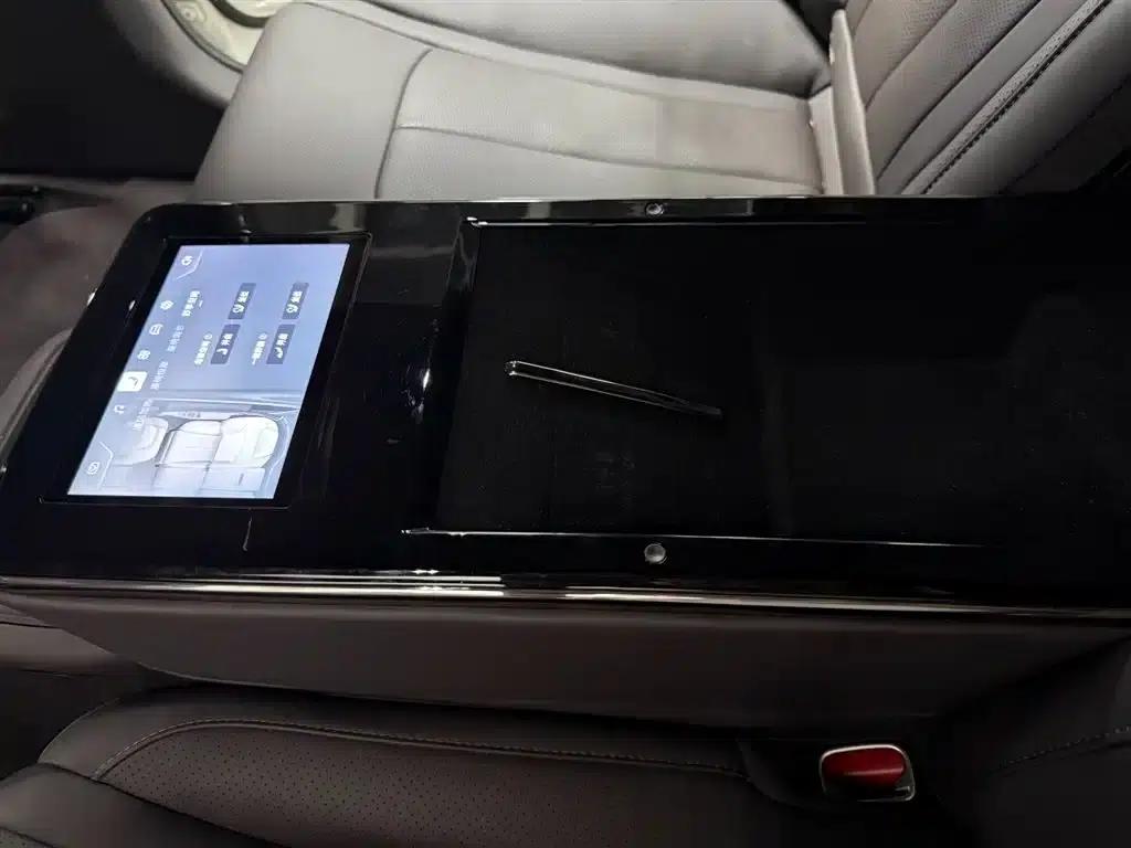 Denza Z9 2024 Model 1100km AWD Max Edition — миниатюра 24