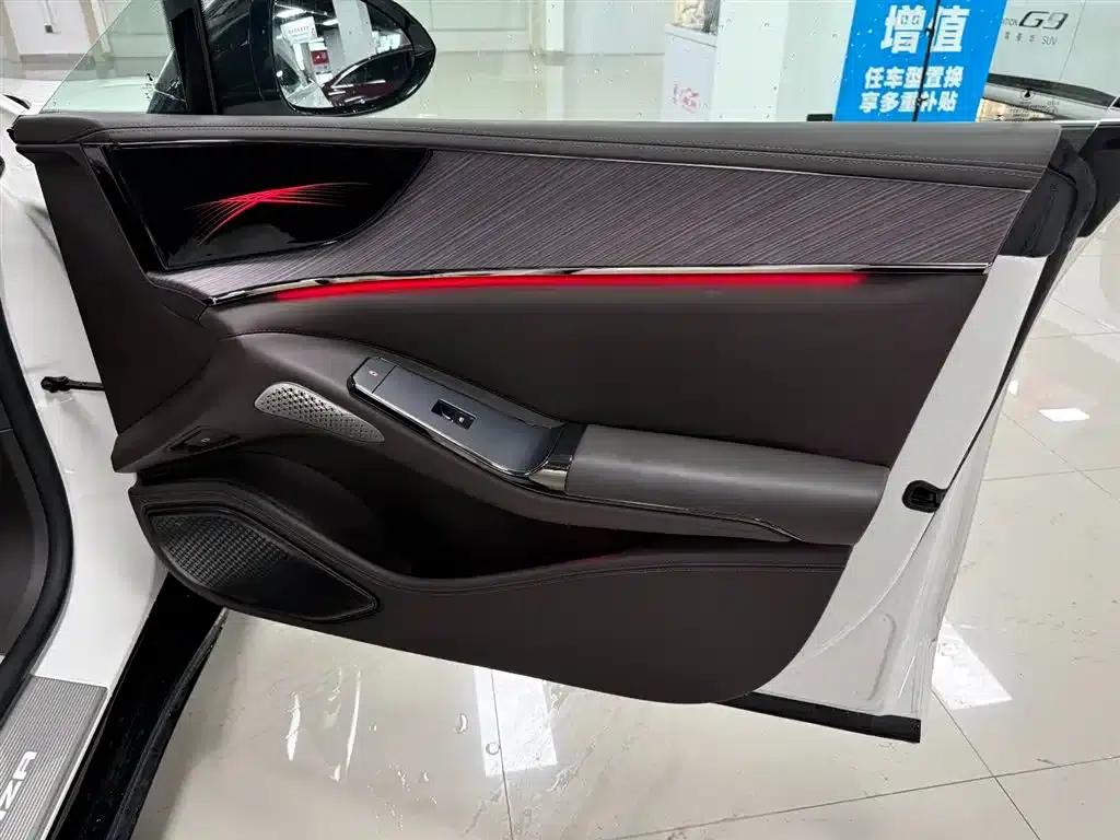 Denza Z9 2024 Model 1100km AWD Max Edition — миниатюра 9
