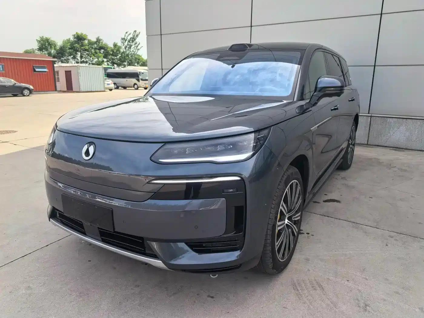 Denza N9 2025 Premium Edition — миниатюра 1