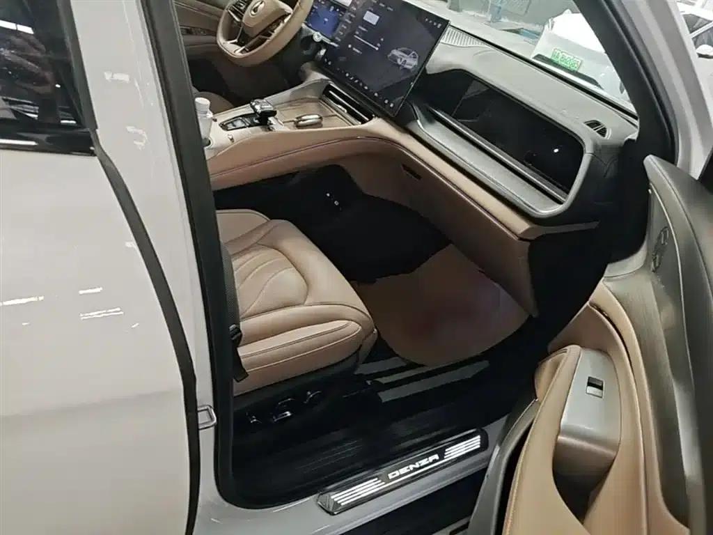 Denza N7 2024 630 AWD Intelligent Driving Max Edition — миниатюра 25