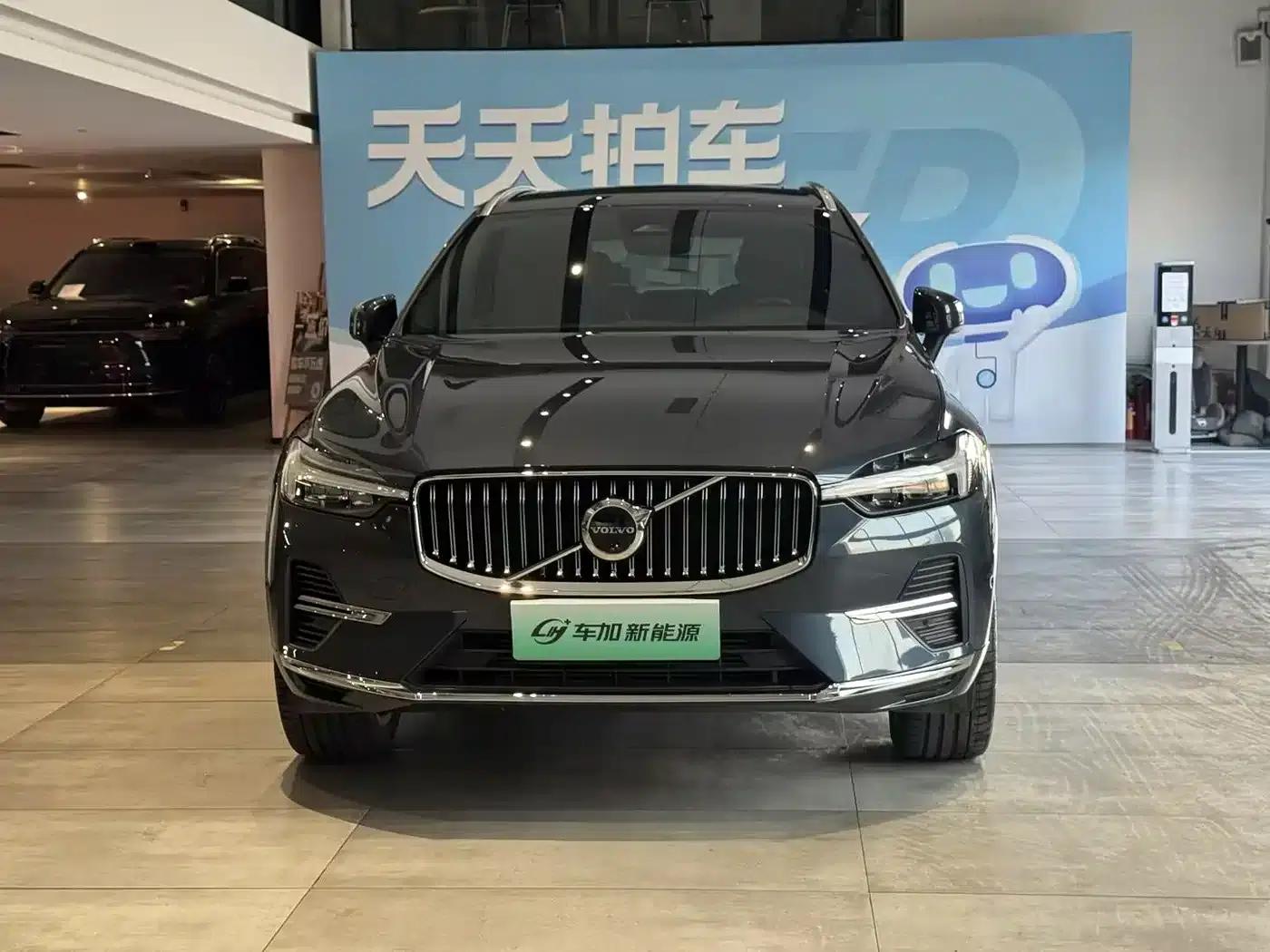 2025 Volvo XC60 Plug-in Hybrid, Long Range AWD Inscription Luxury Edition — миниатюра 2