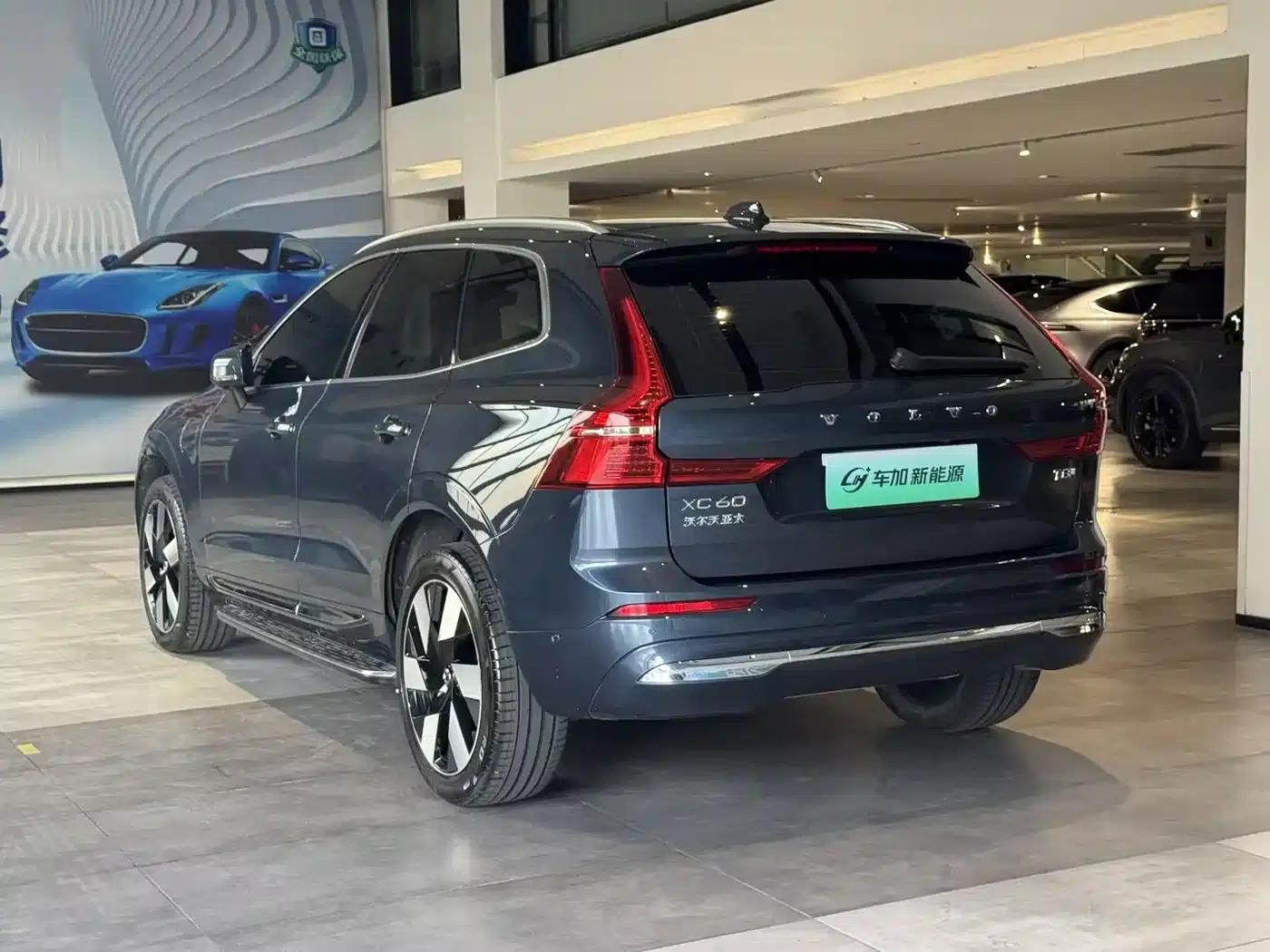 2025 Volvo XC60 Plug-in Hybrid, Long Range AWD Inscription Luxury Edition — миниатюра 7