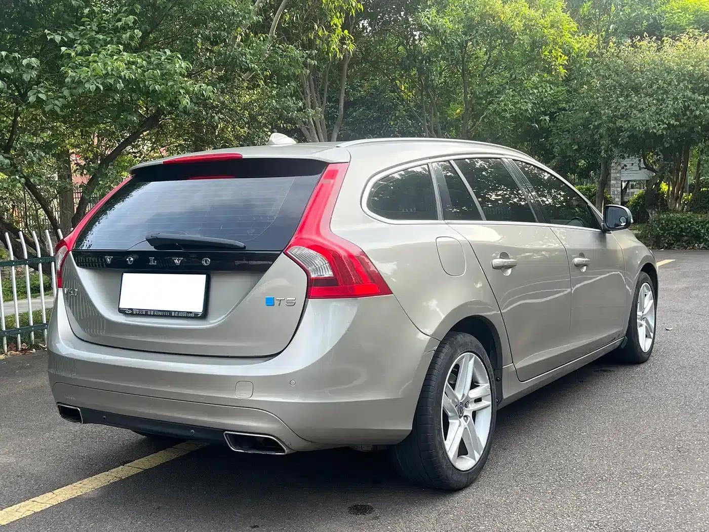 2013 Volvo V60 T5 Comfort Edition — миниатюра 9