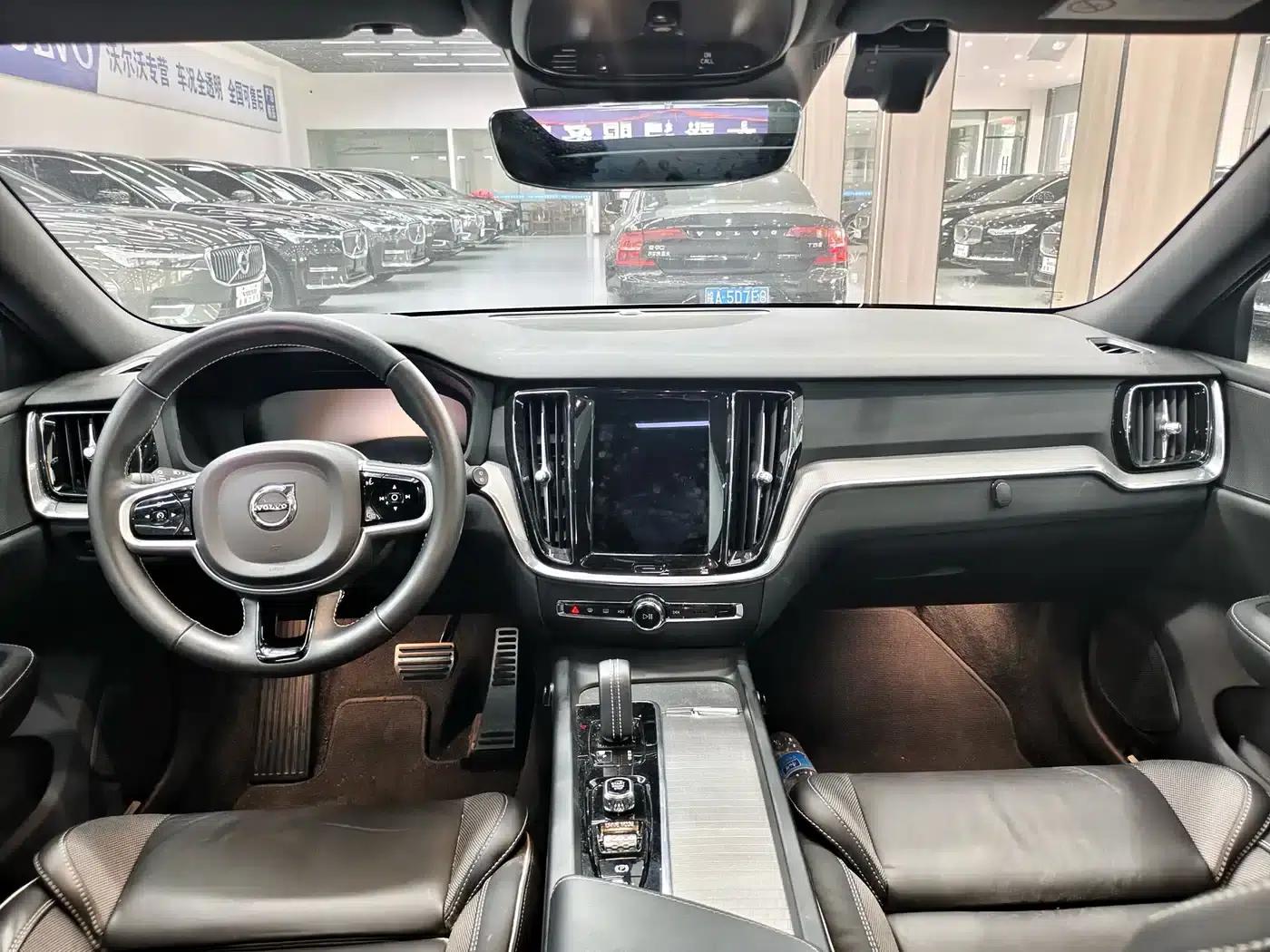 2021 Volvo V60 B5 Smart Sport Edition — миниатюра 3