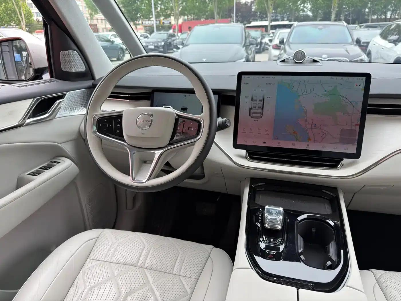 Volvo EM90 2025 Ultra 6-seater — миниатюра 12