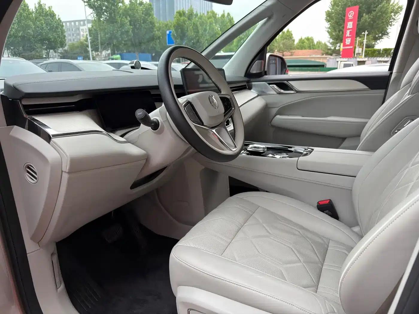 Volvo EM90 2025 Ultra 6-seater — миниатюра 7