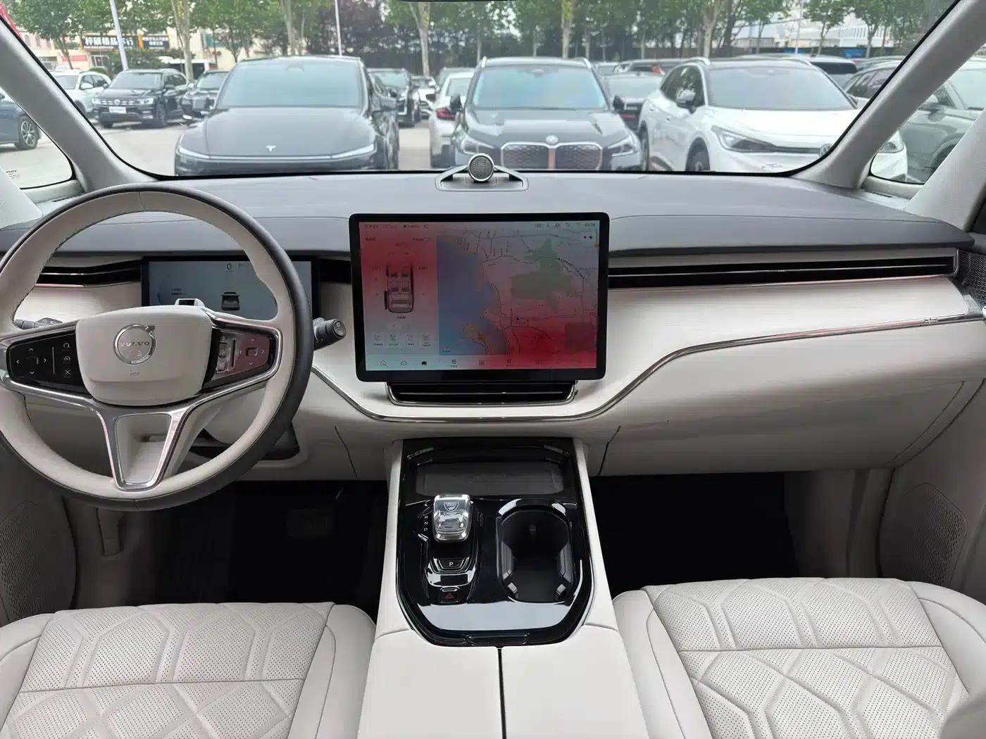 Volvo EM90 2025 Ultra 6-seater — миниатюра 9